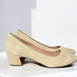 Like New! Linea Paolo Women's Beige Suede Shoes